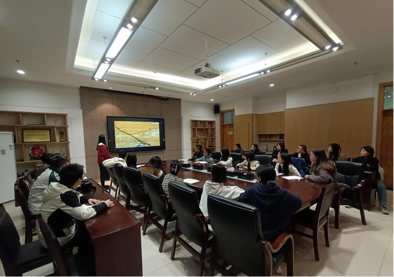 51吃瓜网
研会800-2023年10月理论学习照片（2）.jpg