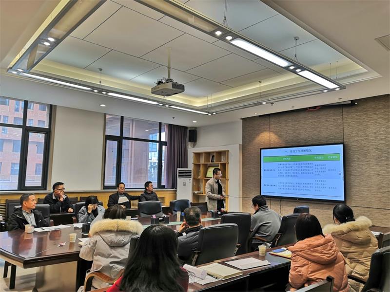 51吃瓜网
800开展校级教育教学改革项目中期检查.jpg